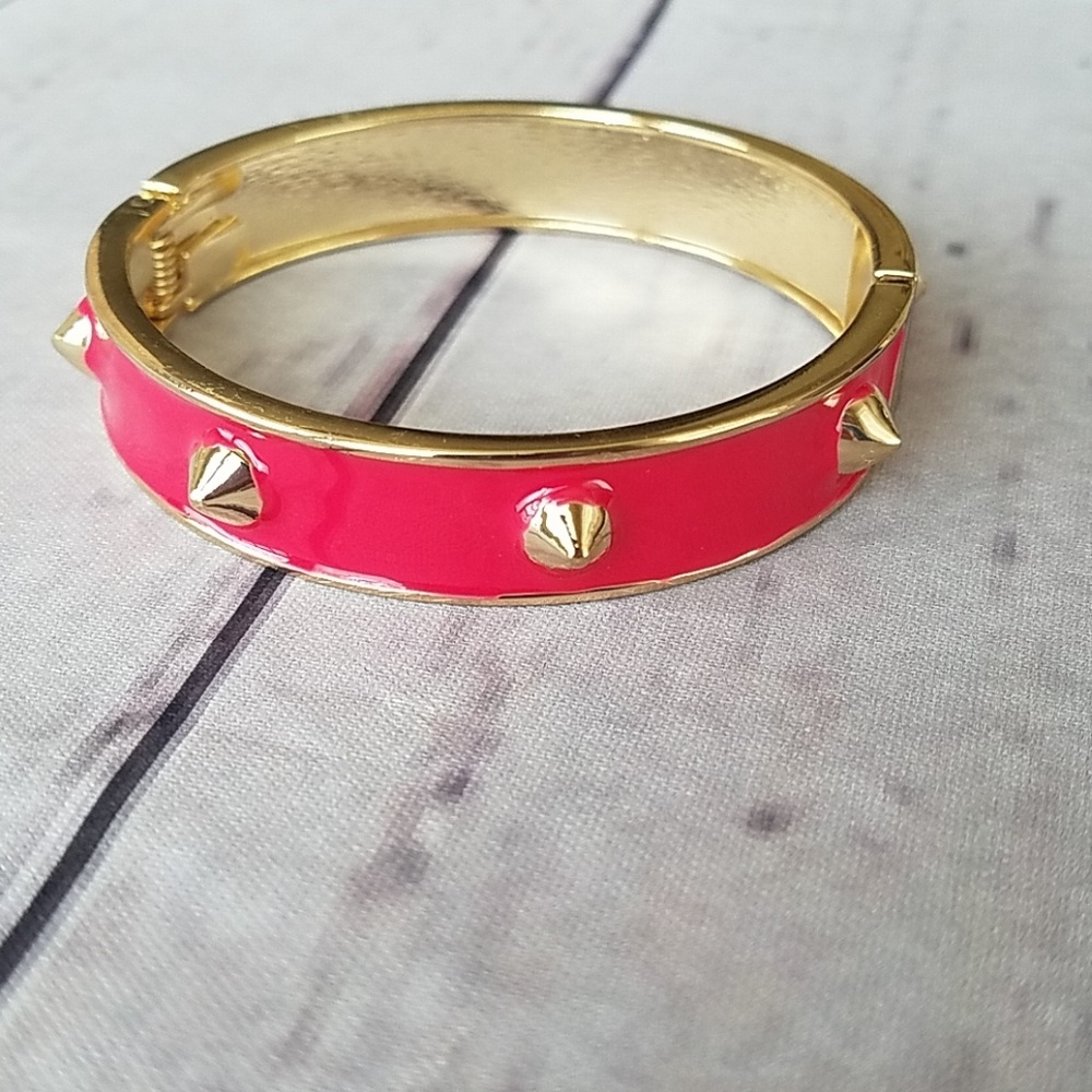 🎉HP🎉 New red studded enamel bangle bracelet
